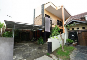 Art Guest House Syariah by Secoms